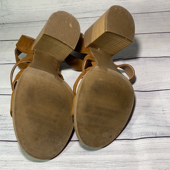 Universal Thread Chunky Heel Sandals Size 7.5 - Picture 9 of 13